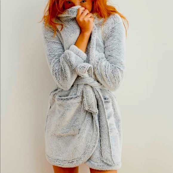 aerie Other - Plush Grey Aerie Hooded Robe. Medium